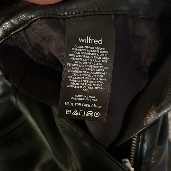 Aritzia Wilfred The Melina Pant Polyurethane size 0 worn twice Minimal wrinkles - Picture 10 of 11